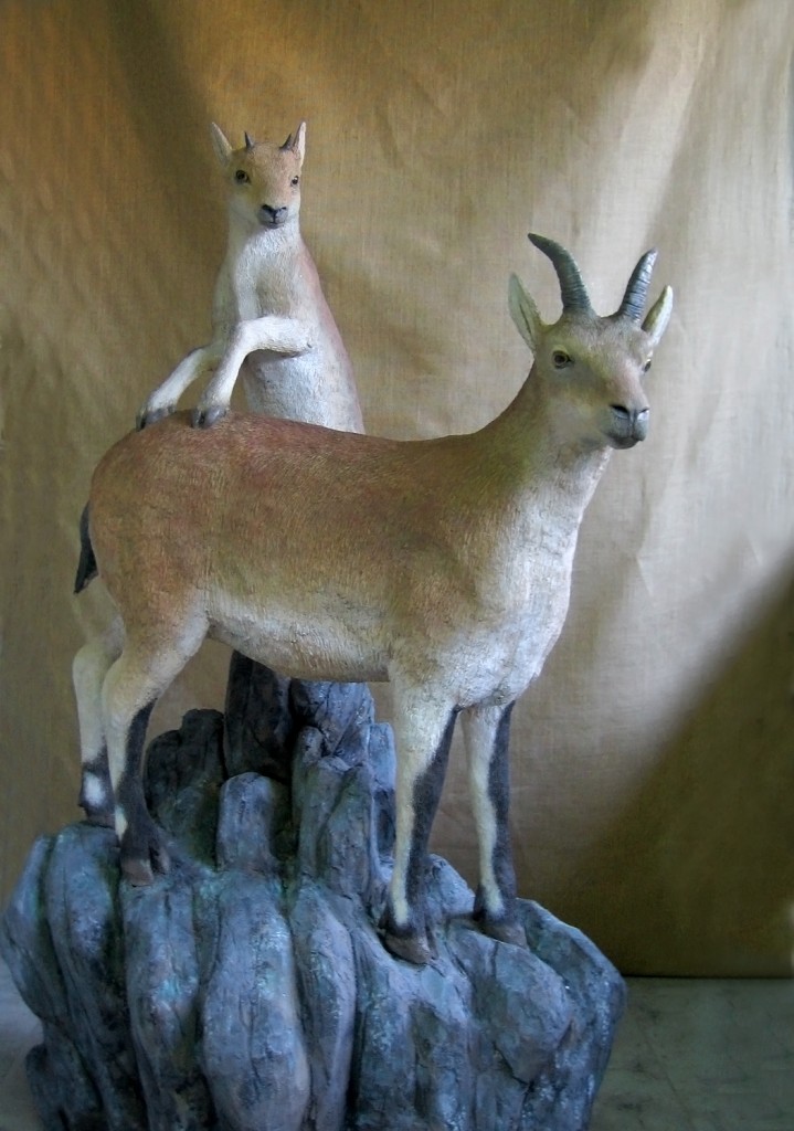 cabra montes y cabrito paco ventura Capra pyrenaica Spanish wild goat wildlife sculpture